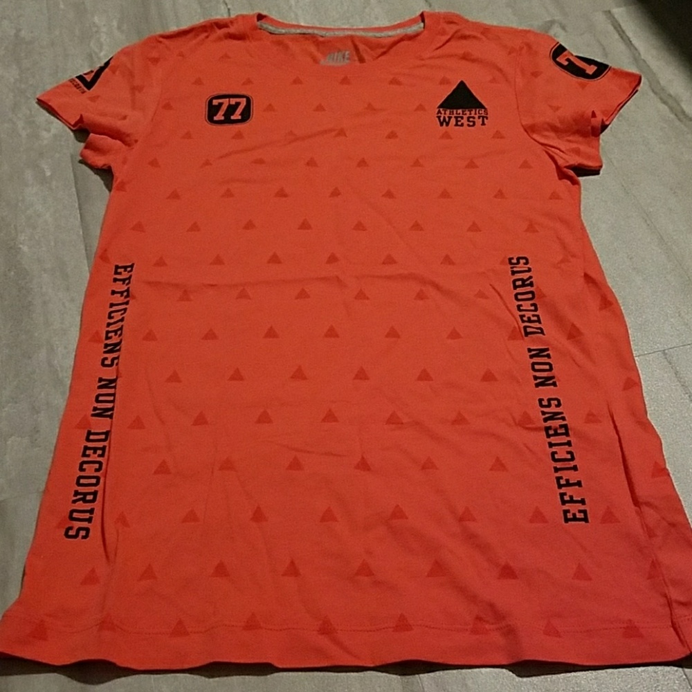 ❗SALE 3for10❗BNWOT NIKE slim fit sizeL (like a M)